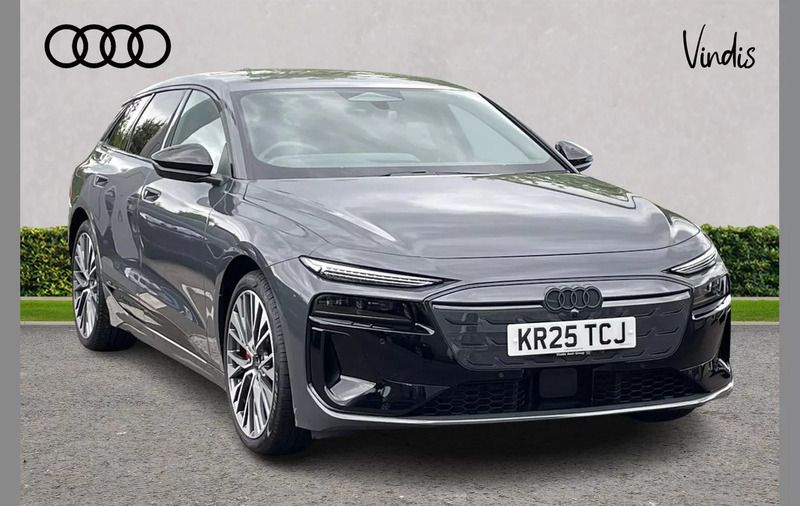 Grey Used 2025 Audi e-tron Performance SUV | £72,676 - Image 1/4