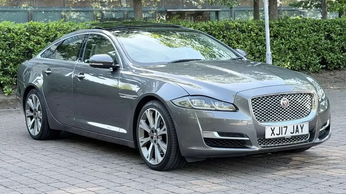 Used Jaguar XJ Portfolio 300 HP (220 kW) 2017 Grey Sedan