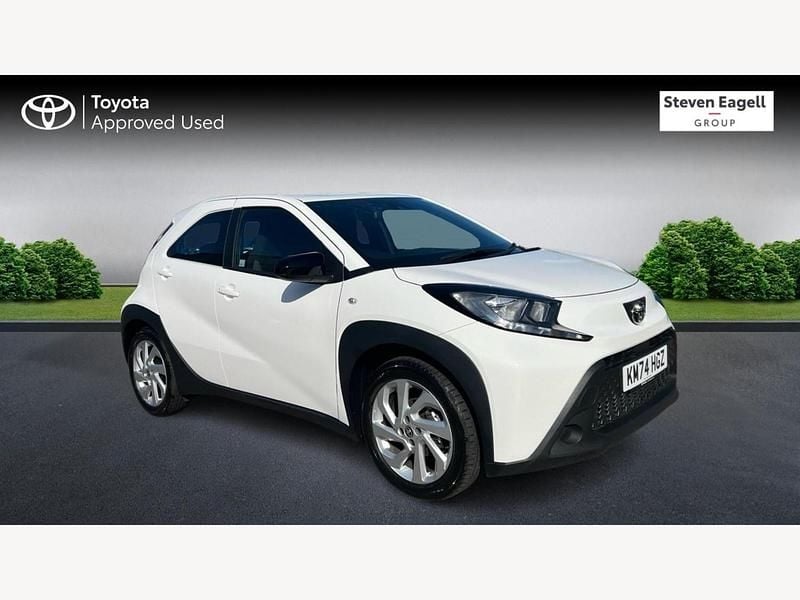 White Used 2024 Toyota Aygo X PURE SUV | £15,915 - Image 1/3