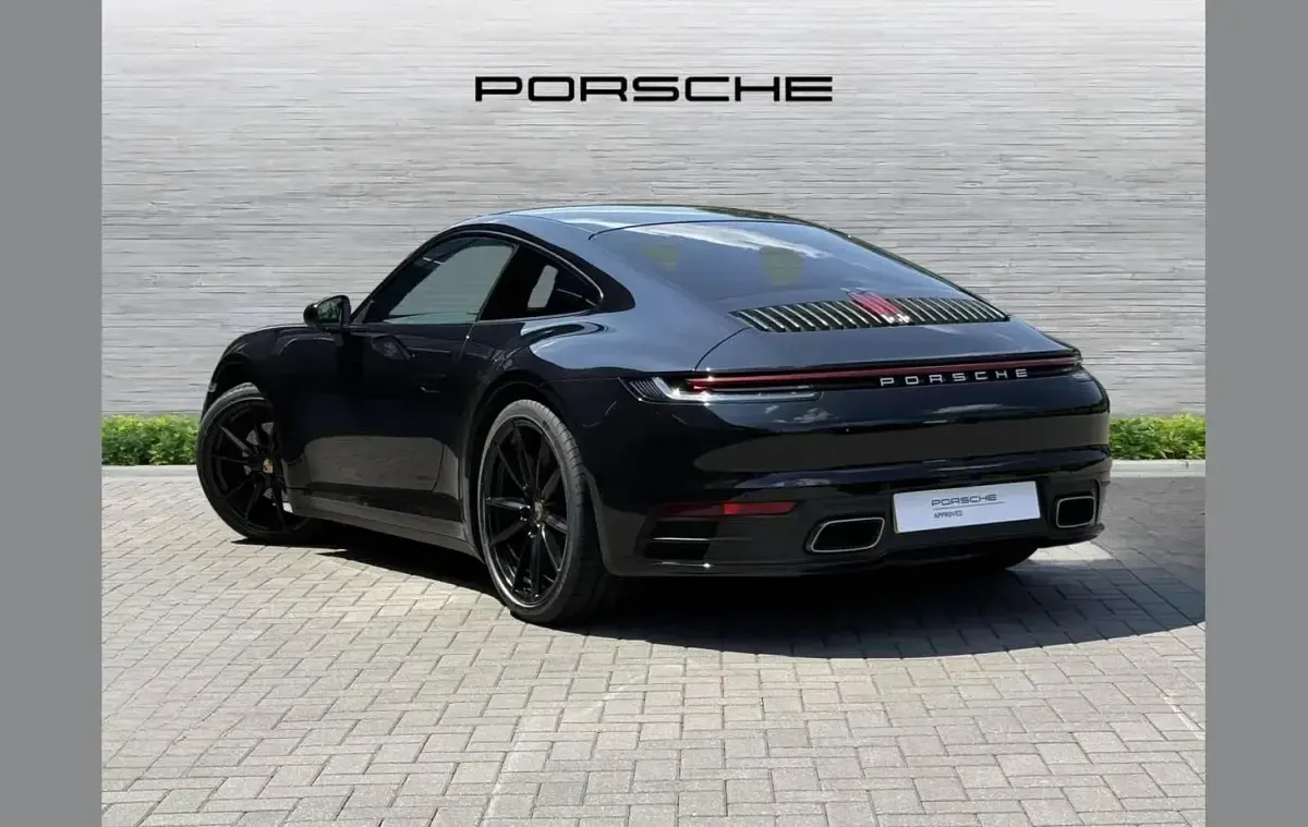Used Porsche 911 379 HP (278 kW) 2020 Black Coupe