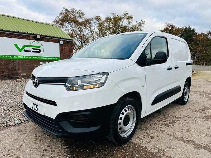 Used Toyota Proace Active 2022 White MPV