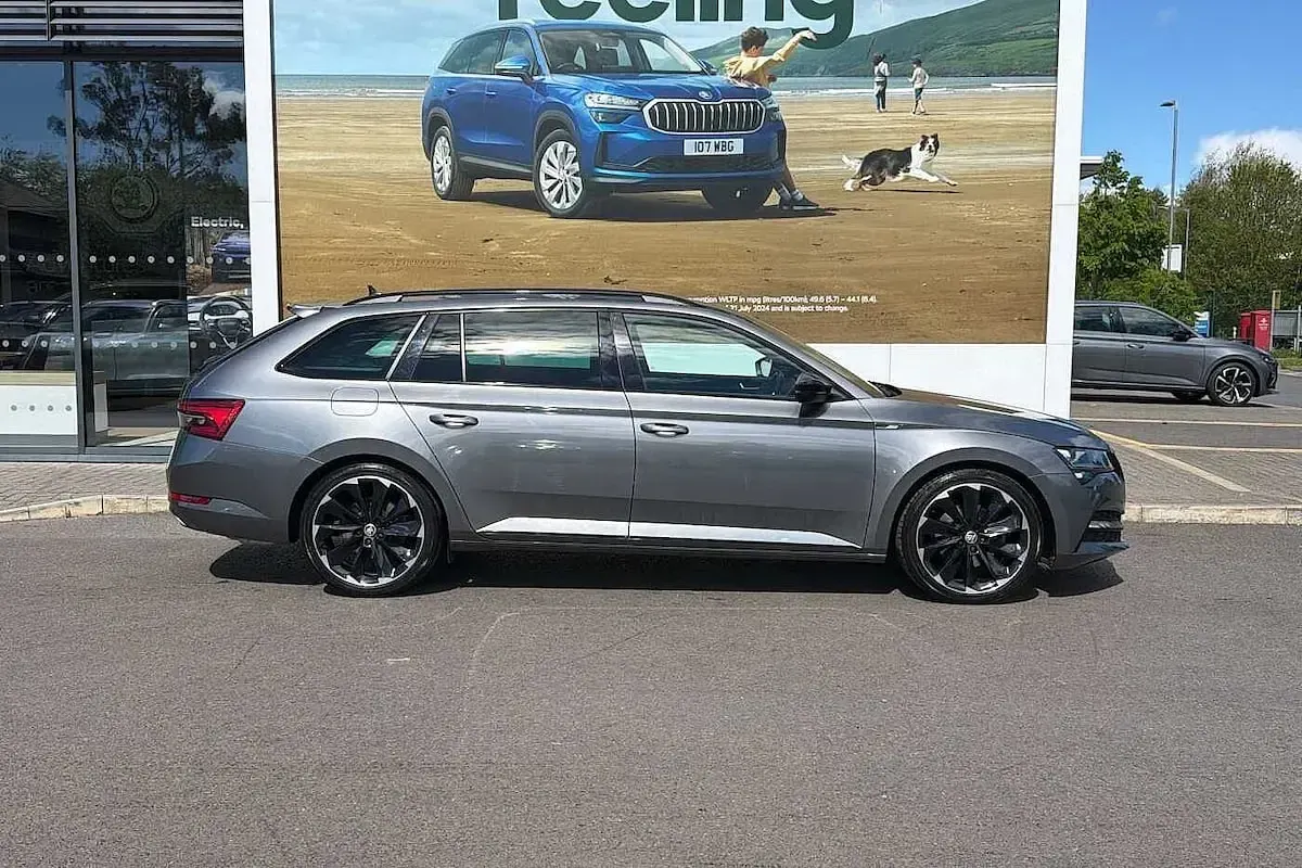 Used Skoda Superb SportlinePlus 188 HP (138 kW) 2024 Grey Estate