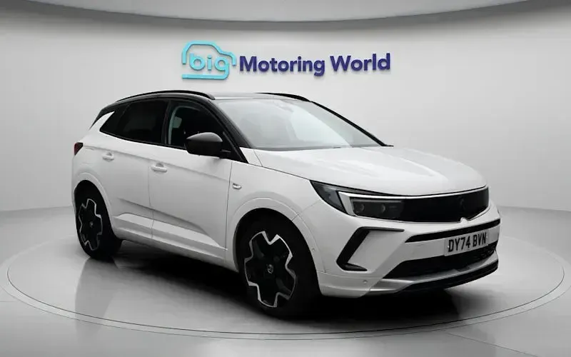 Used Vauxhall Grandland X Ultimate 131 HP (96 kW) 2024 White SUV
