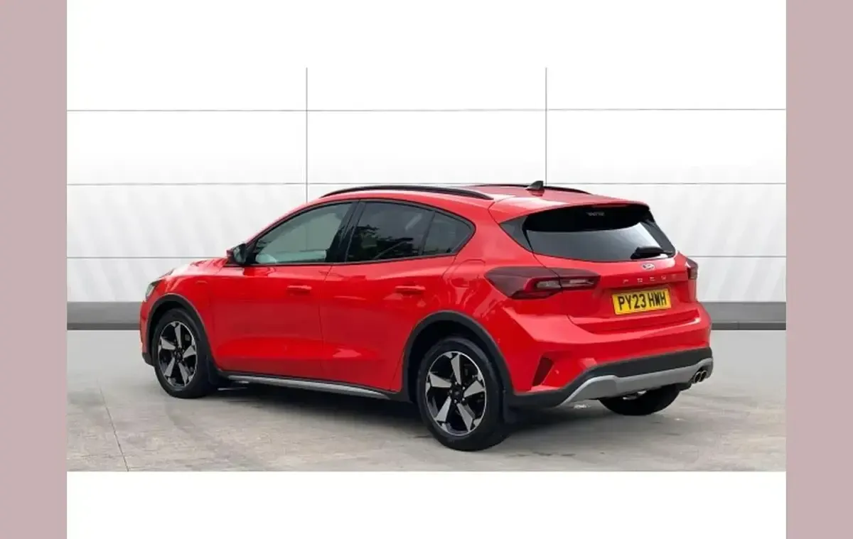 Used Ford Focus Active 120 HP (88 kW) 2023 Red Hatchback