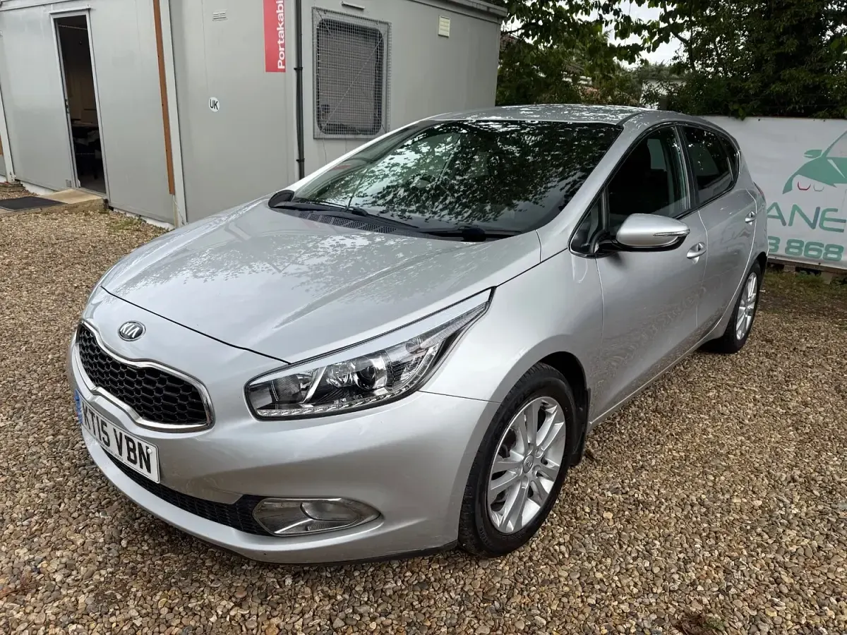 Used Kia Ceed 2015 Silver Hatchback