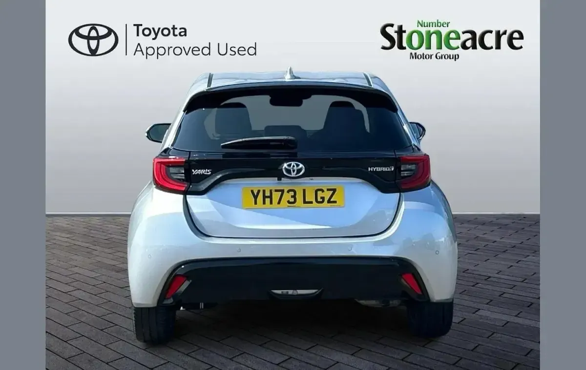 Used Toyota Yaris 113 HP (83 kW) 2023 Silver Hatchback