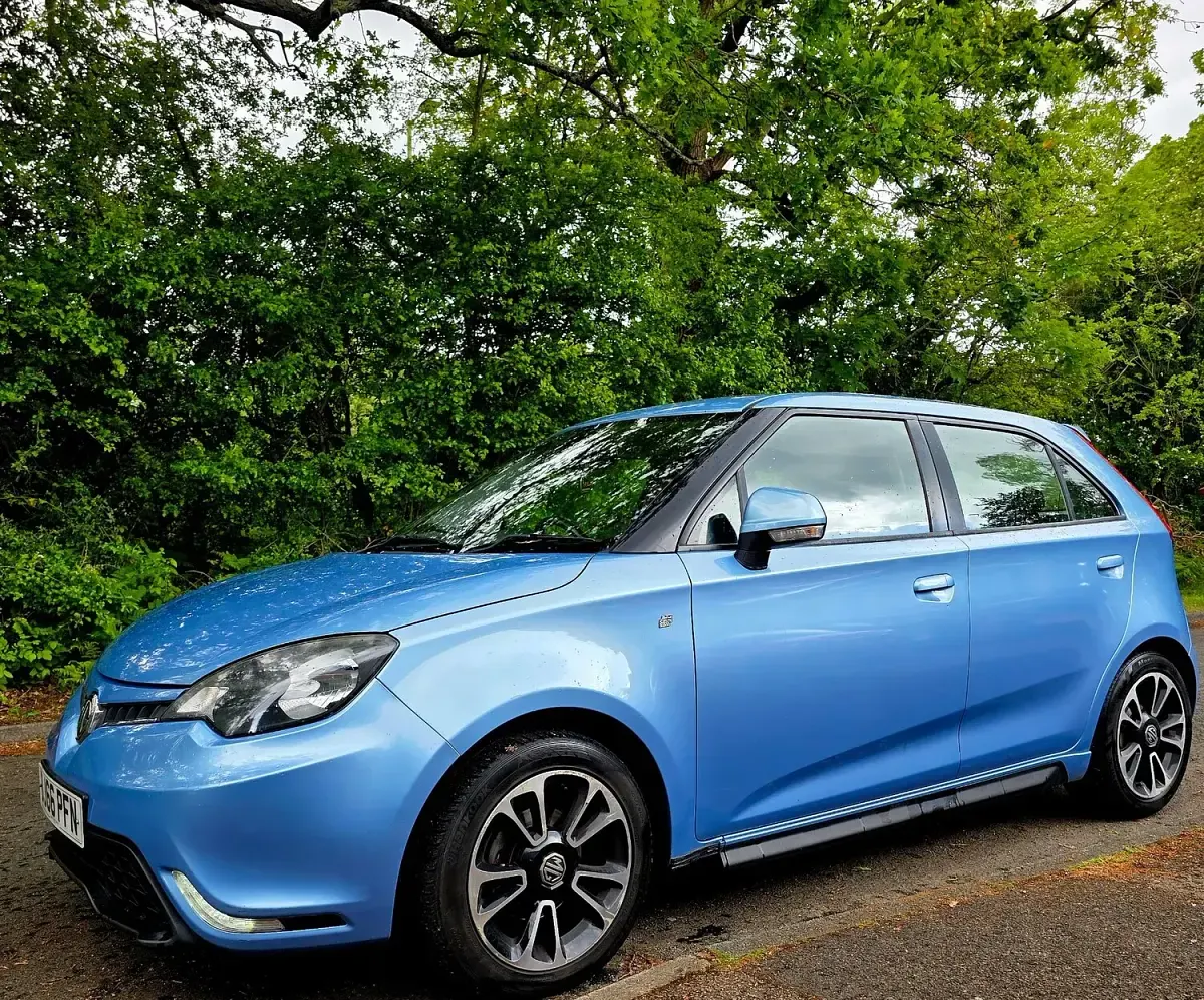 Used MG MG3 106 HP (77 kW) 2016 Blue Hatchback