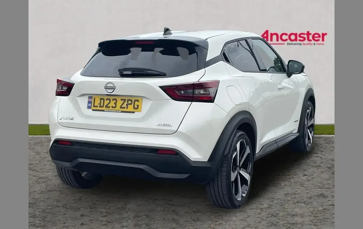 Used Nissan Juke Tekna 143 HP (105 kW) 2023 White SUV
