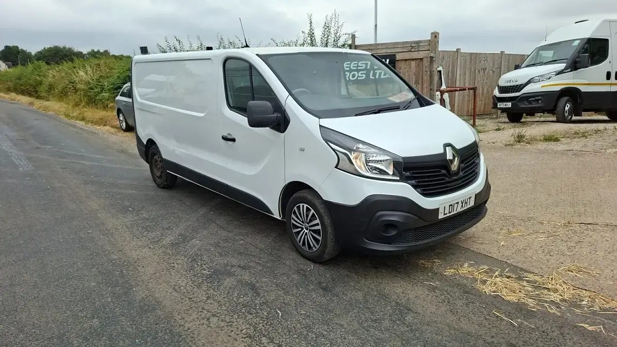 Used Renault Trafic Business 2017 White MPV