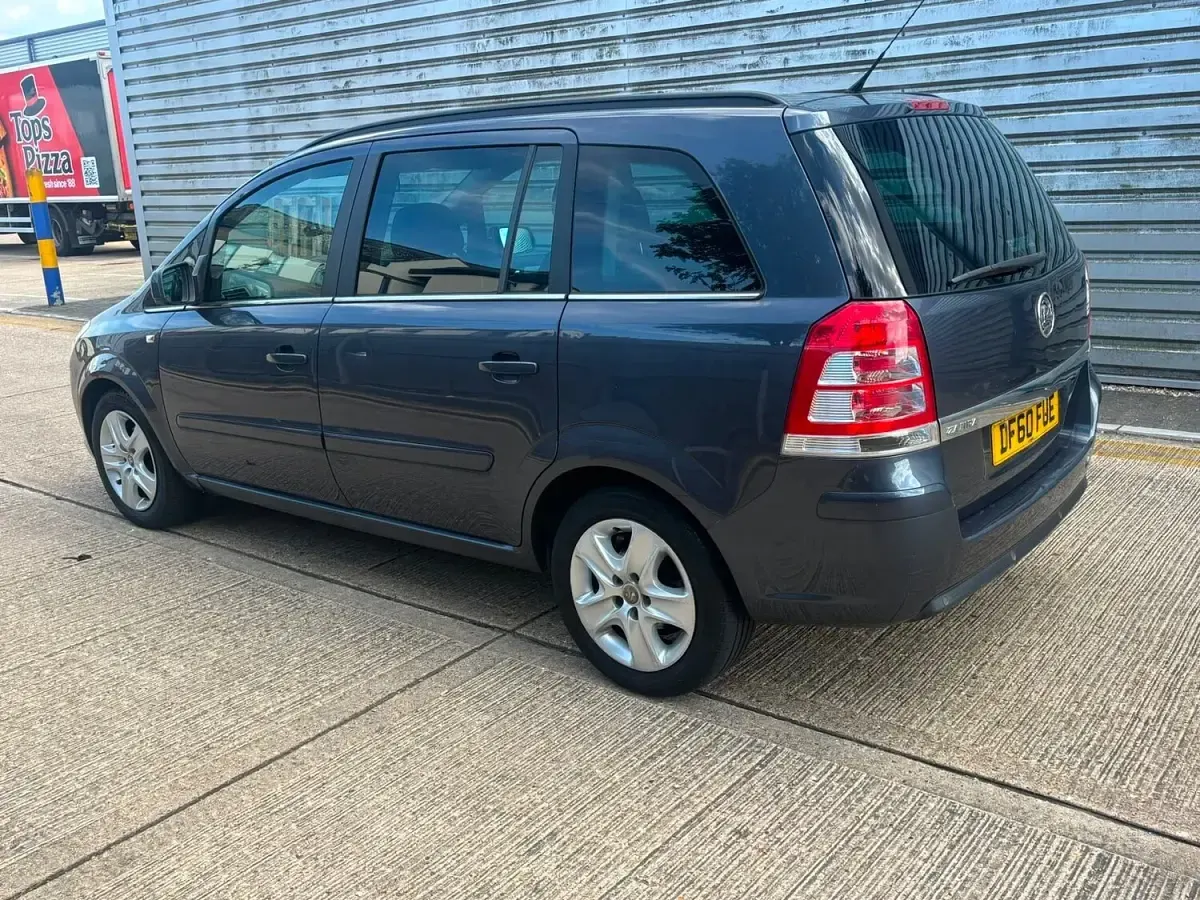 Used Vauxhall Zafira 140 HP (102 kW) 2011 Blue MPV