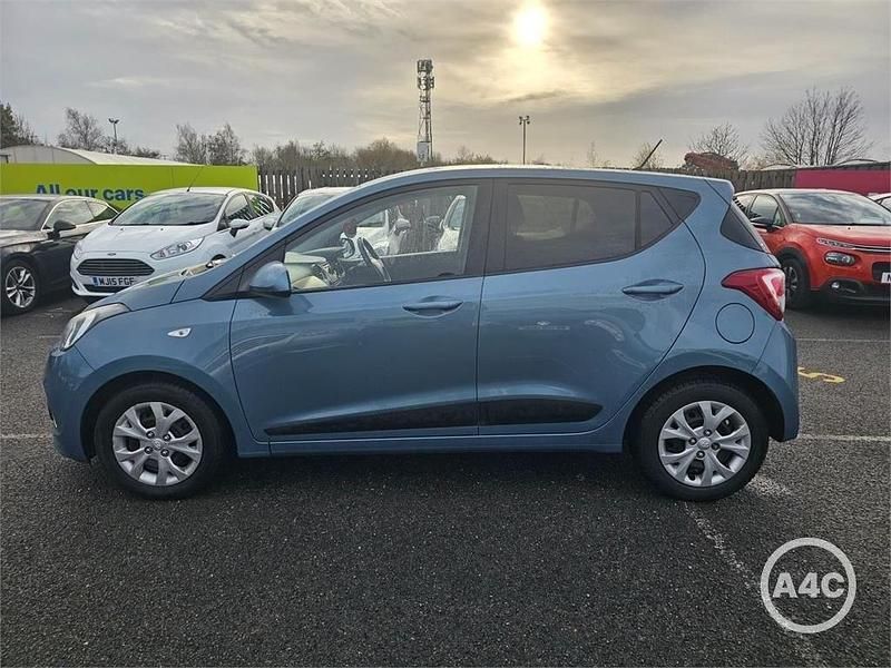 Used Hyundai i10 Edition 66 HP (48 kW) 2016 Blue Hatchback