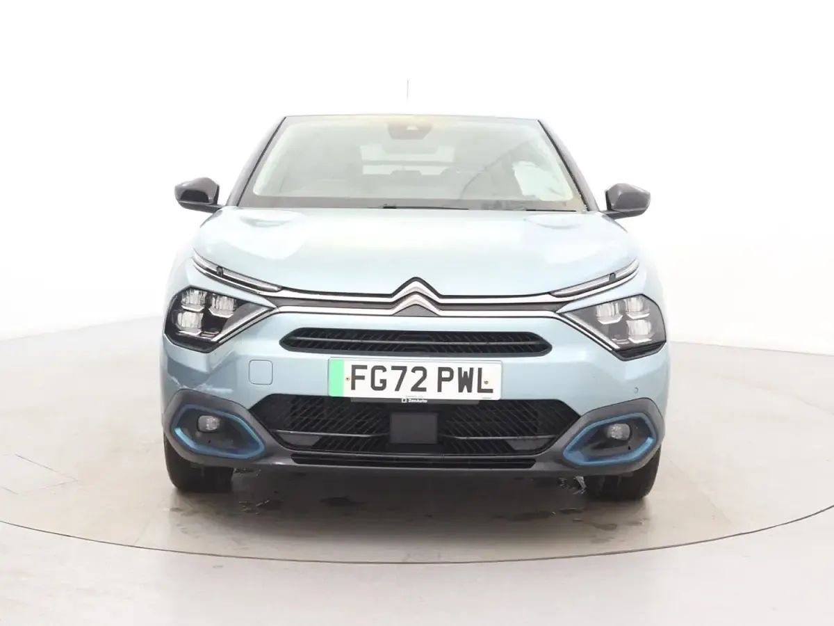 Usado Citroën e-C4 Shine 100 kW (136 HP) 2022 Azul Citadino