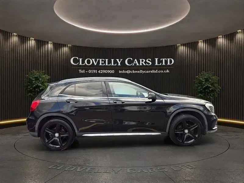 Used Mercedes GLA200 Executive 156 HP (114 kW) 2016 Black SUV