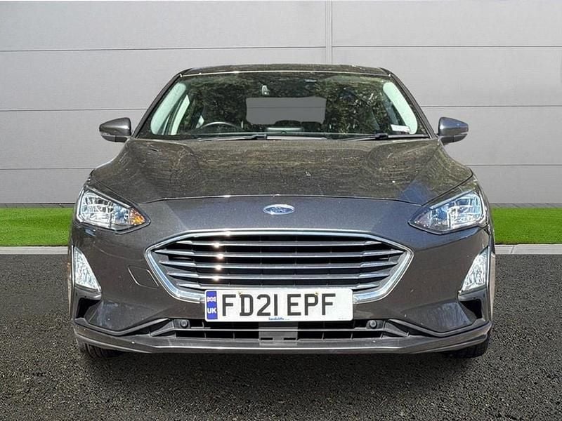 Usado Ford Focus Titanium 120 HP (88 kW) 2021 Cinzento Citadino