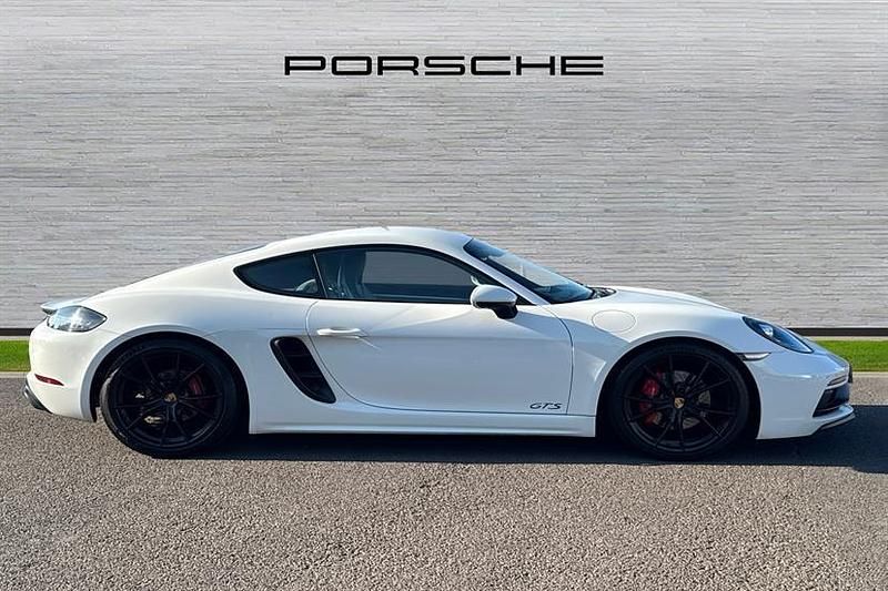 Used Porsche Cayman 365 HP (268 kW) 2018 White Coupe