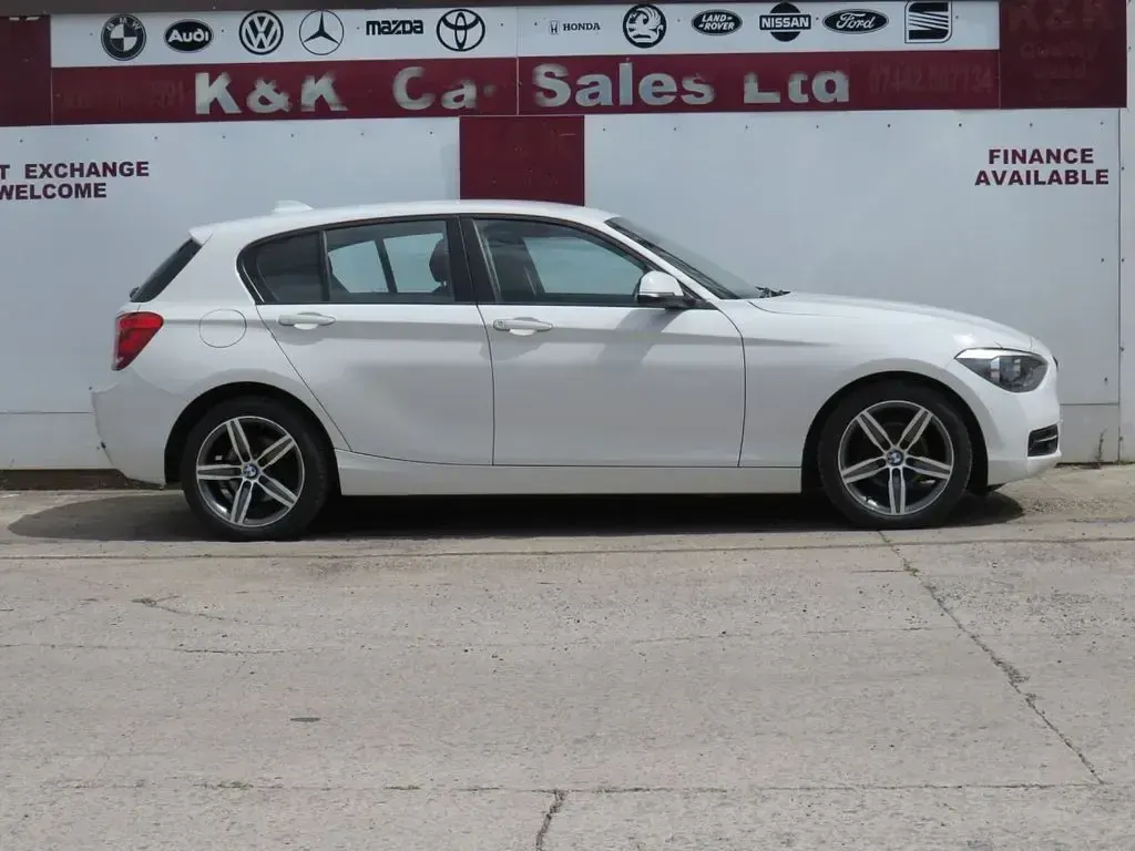 Used BMW 116 Sport Line 2013 White Hatchback