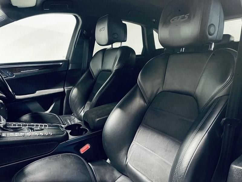 Used Porsche Macan 360 HP (264 kW) 2018 Black SUV