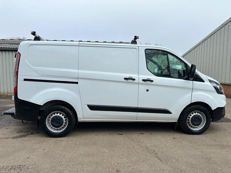 Used Ford Transit Custom 105 HP (77 kW) 2018 White Van
