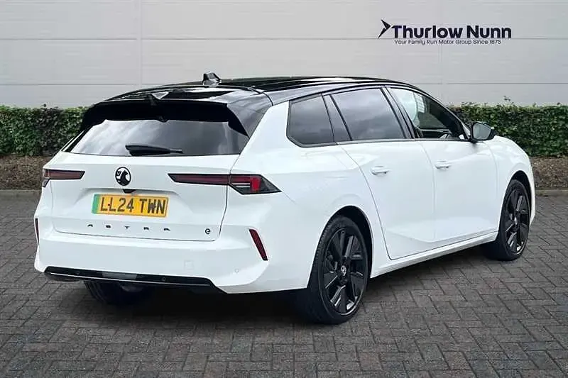 Second-hand Vauxhall Astra 114 kW (156 CP) 2024 Alb Break