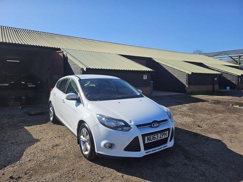 Used Ford Focus Zetec 2013 White
