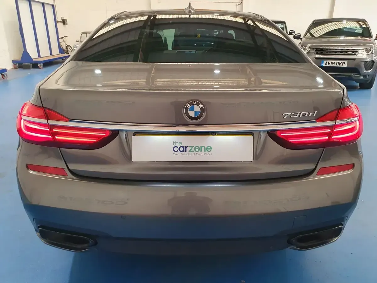 Usado BMW 730 M Sport 2017 Gris Berlina