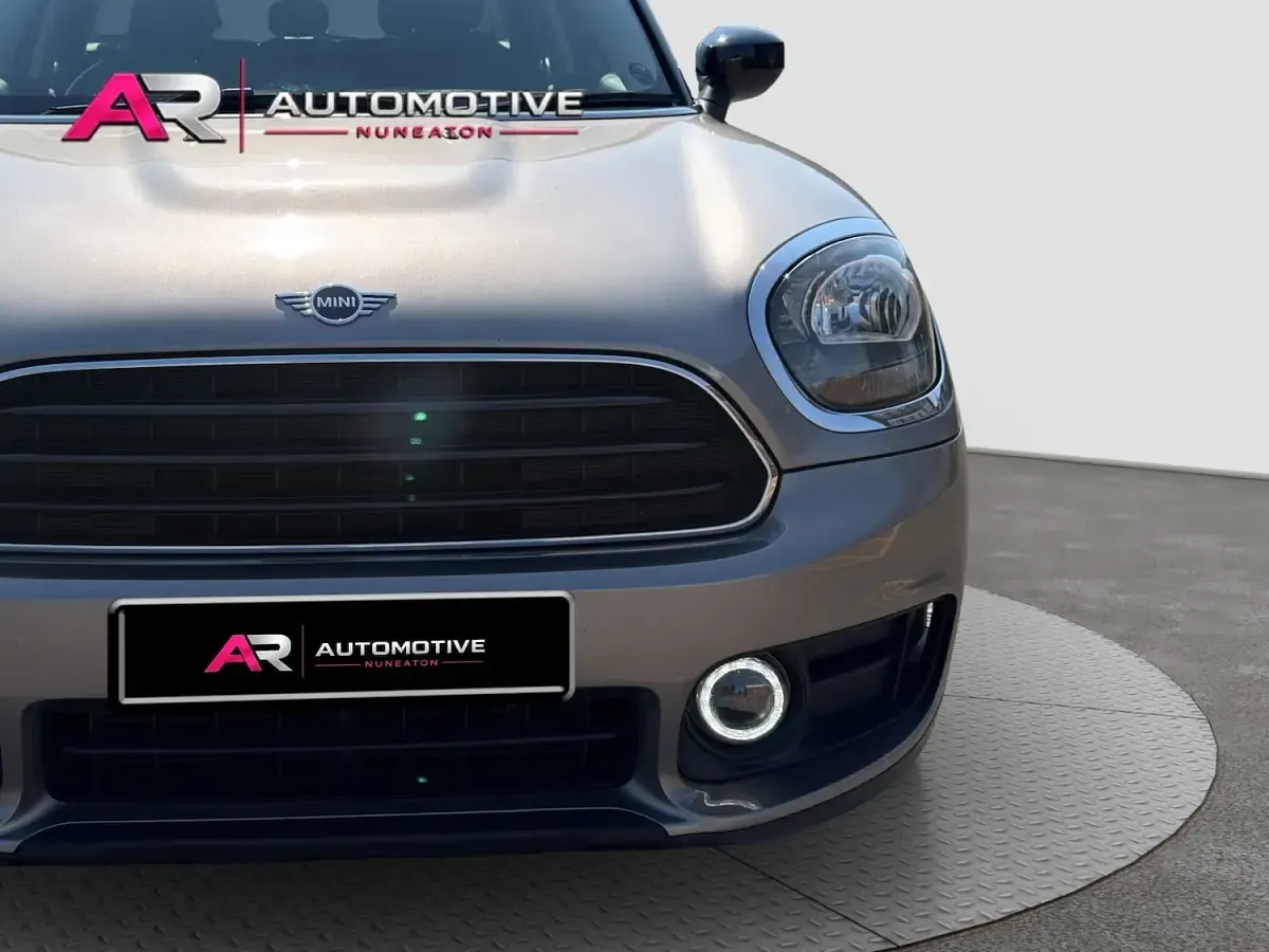 Used Mini Cooper D Classic 150 HP (110 kW) 2019 Silver Hatchback