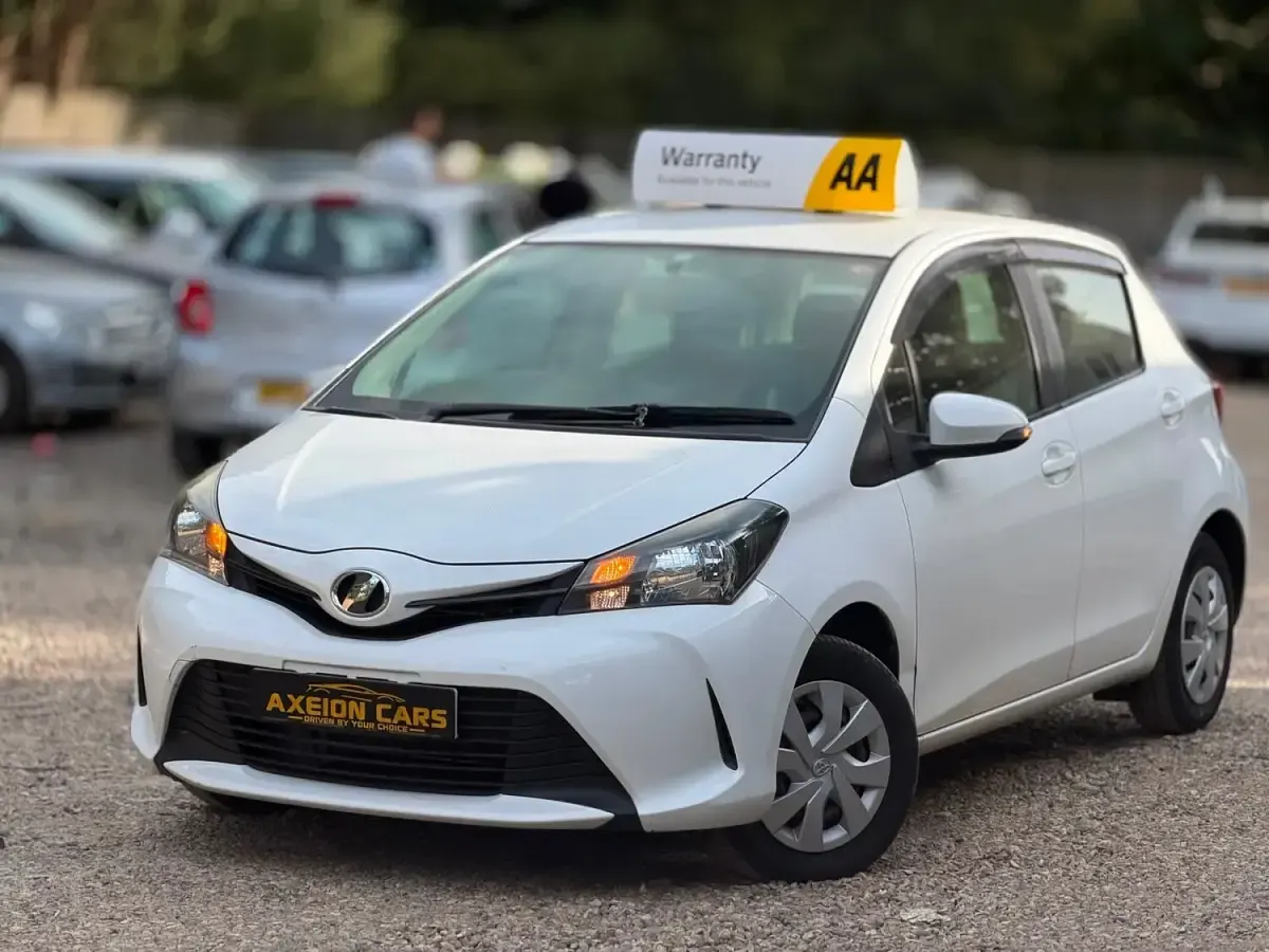 Used Toyota Yaris 2014 White Hatchback