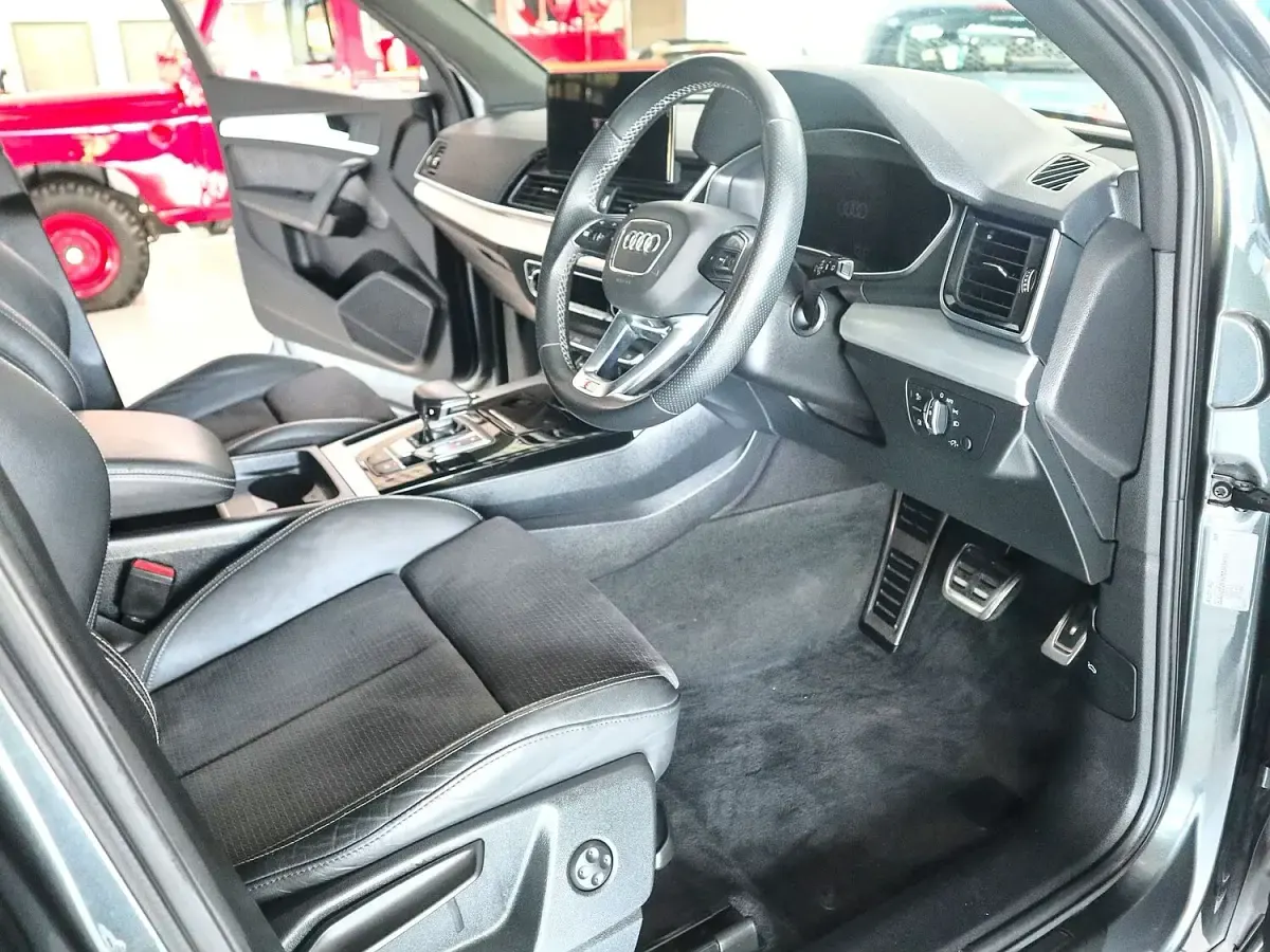 Used Audi Q5 S-Line 261 HP (191 kW) 2021 Grey SUV