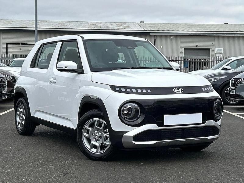 White New 2025 Hyundai Inster Hatchback | £19,179 (Good price) - Image 1/4