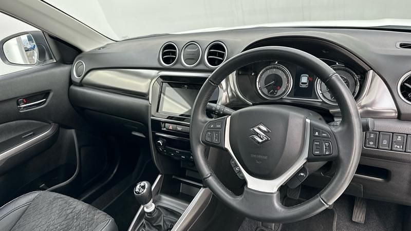 Used Suzuki Vitara SZ5 129 HP (94 kW) 2023 White SUV