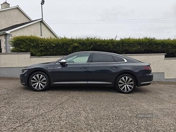 Begagnad VW Arteon Elegance 150 HK (110 kW) 2018 Grå Halvkombi