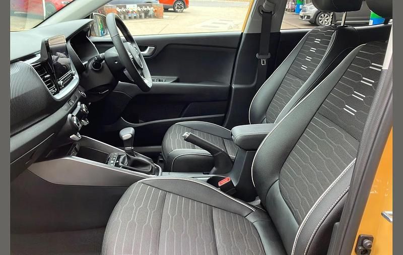 New Kia Stonic GT-Line S 98 HP (72 kW) 2025 Yellow SUV