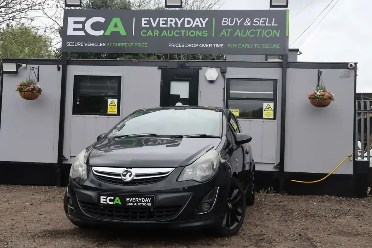 Usado Vauxhall Corsa Edition 2012 Negro Utilitario