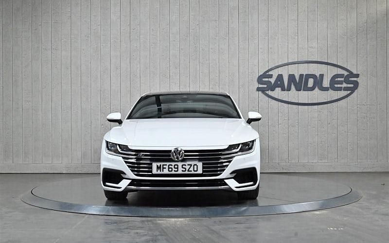Used VW Arteon R-line 190 HP (139 kW) 2019 White Hatchback