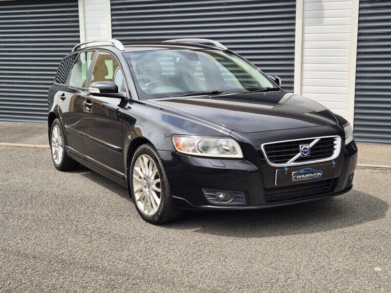 Black Used 2008 Volvo V50 SE Lux Estate | £3,991 (Fair price) - Image 1/4