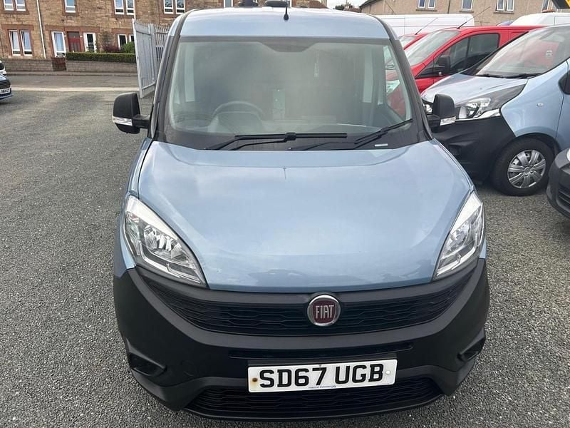 Blue Used 2018 Fiat Doblò MPV | £4,975 (Good price) - Image 1/4
