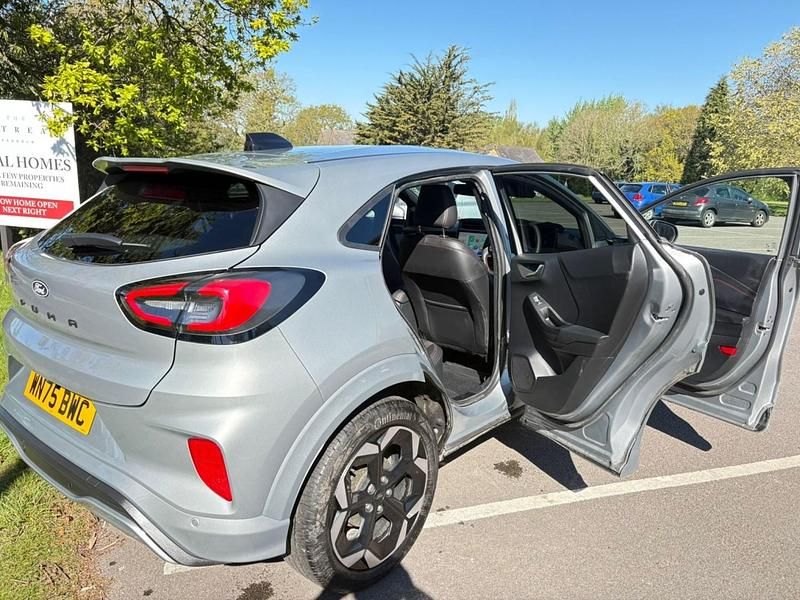 Usado Ford Puma ST-Line X 125 HP (91 kW) 2025 Prateado SUV