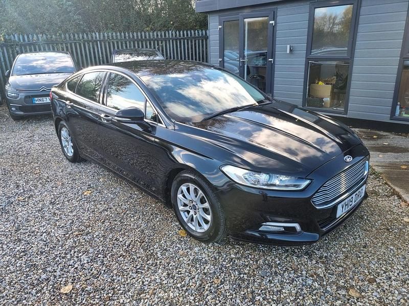 Black Used 2019 Ford Mondeo Titanium Hatchback | £6,650 (Fair price) - Image 1/4