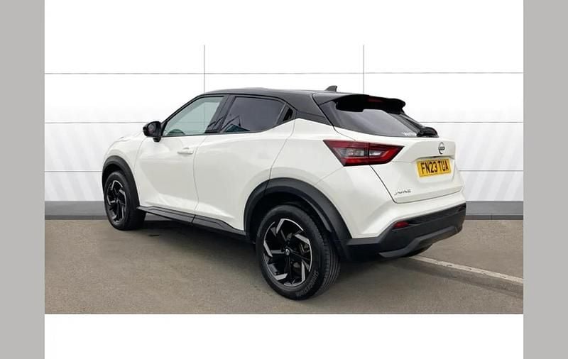 Used Nissan Juke N-Connecta 114 HP (83 kW) 2023 White SUV