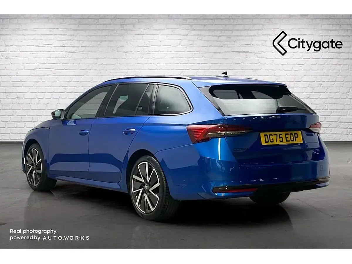Used Skoda Octavia SportLine 110 HP (80 kW) 2025 Race blue metallic Estate