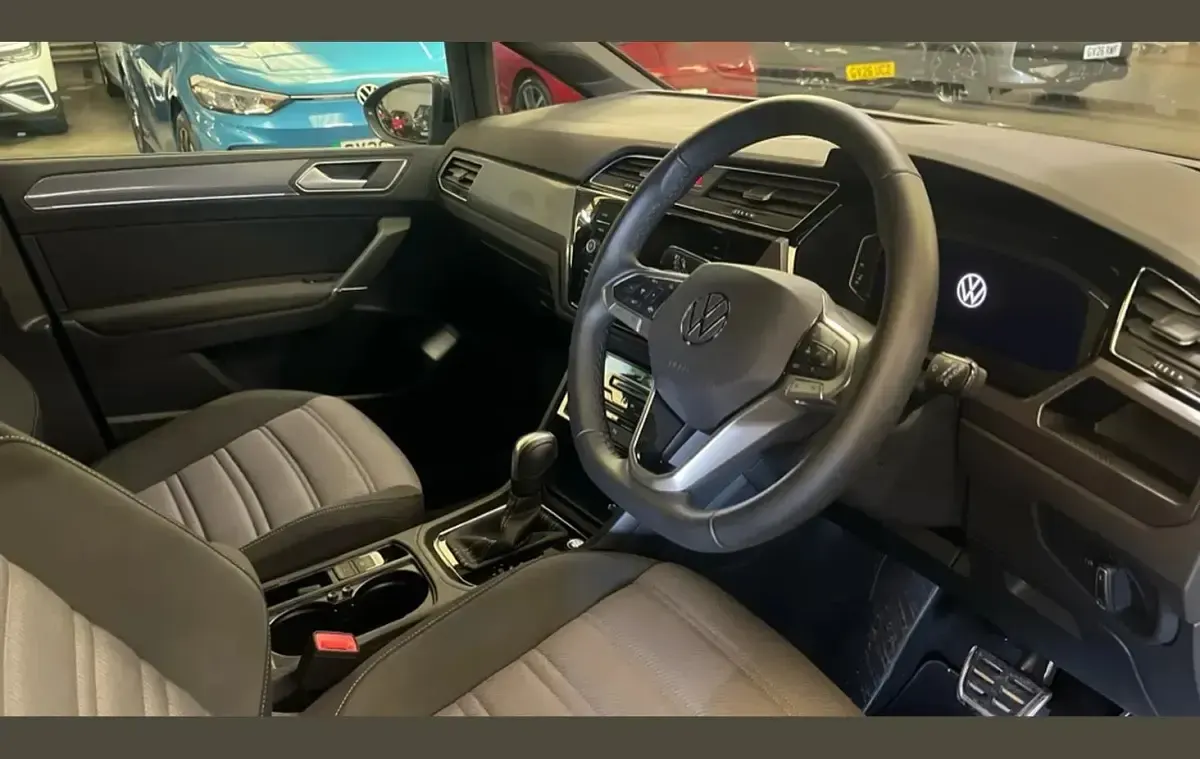 Used VW Touran R-line 150 HP (110 kW) 2025 Grey MPV