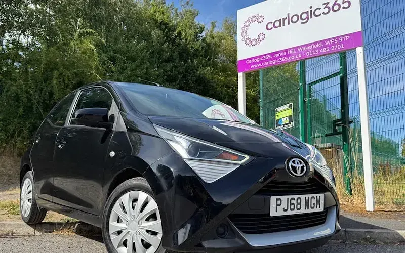 Used Toyota Aygo X-play 72 HP (52 kW) 2019 Hatchback