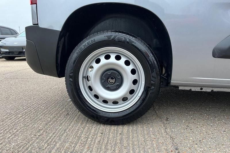 New Citroën Berlingo 101 HP (74 kW) 2026 Grey MPV