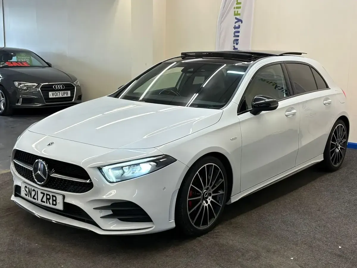 Used Mercedes A200 Exclusive 150 HP (110 kW) 2021 White Hatchback