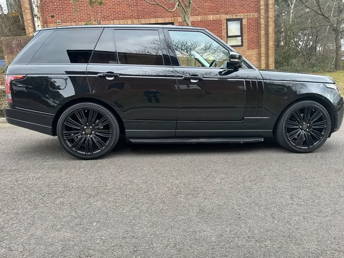 Usado Land Rover Range Rover Vogue SE 258 CV (189 kW) 2017 Negro SUV