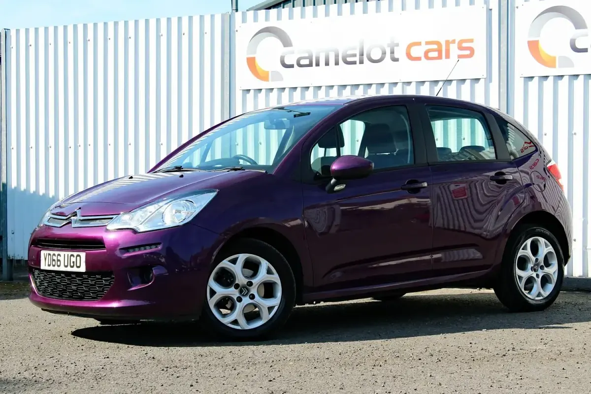 Used Citroën C3 PureTech 68 HP (50 kW) 2016 Purple Hatchback