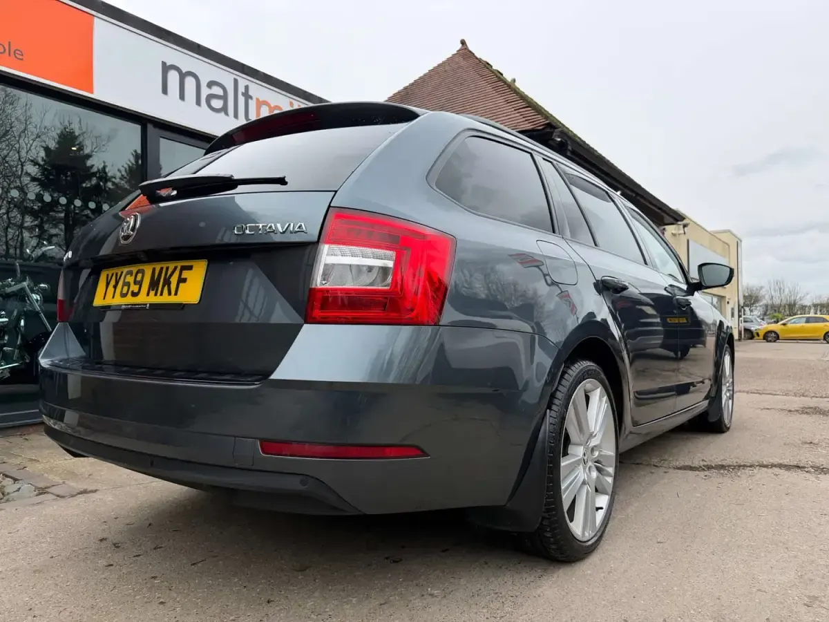 Gebraucht Skoda Octavia SE L 190 PS (139 kW) 2019 Grau Kombi