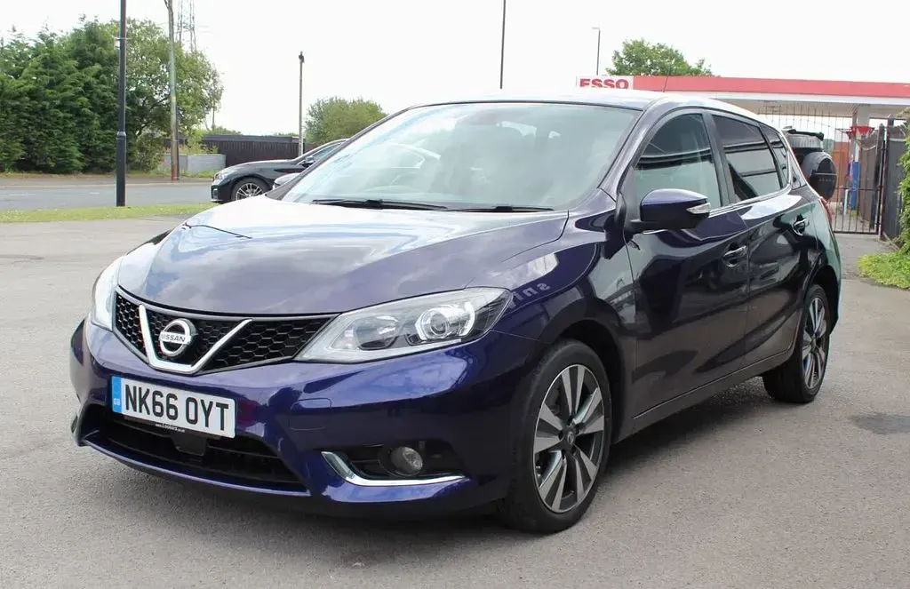 Used Nissan Pulsar N-Connecta 190 HP (139 kW) 2016 Blue Hatchback