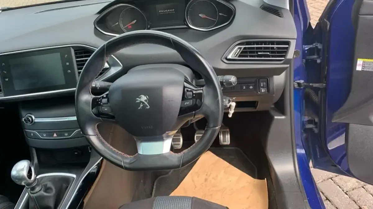 Używany Peugeot 308 S 129 KM (94 kW) 2020 Niebieski Hatchback