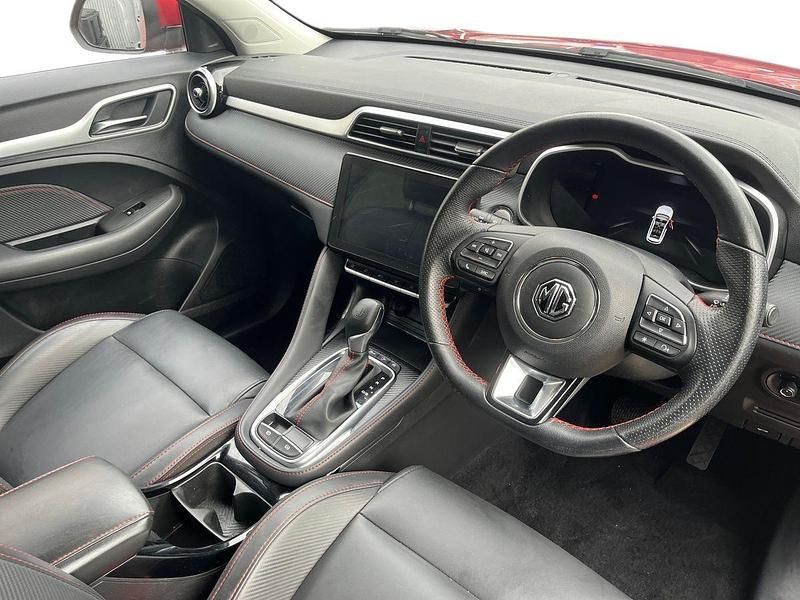 Used MG ZS Exclusive 111 HP (81 kW) 2023 Red Hatchback